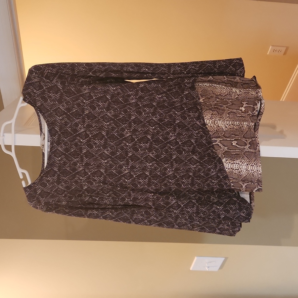 Ladies top.